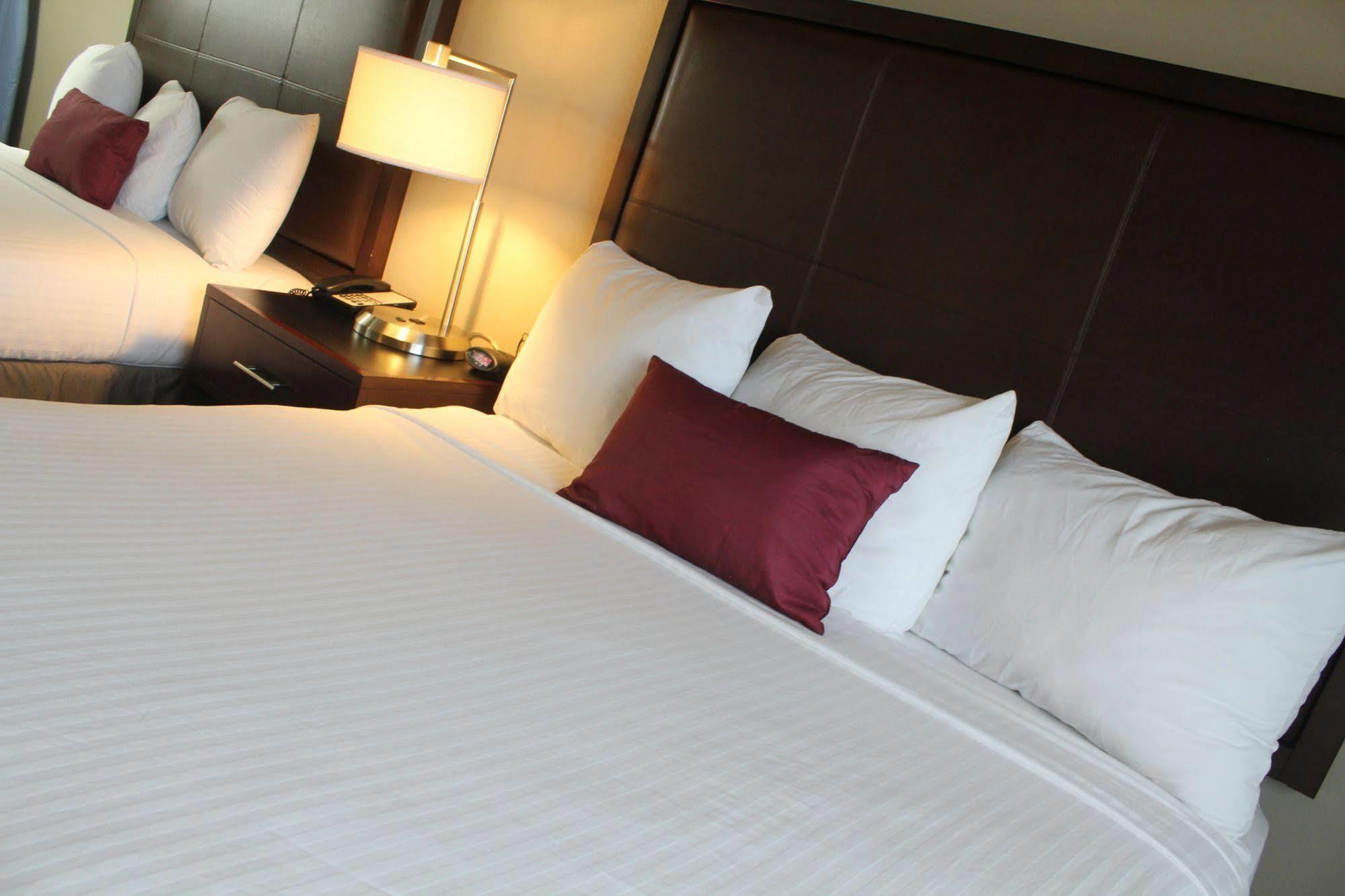 Coast Hilltop Inn Pullman Buitenkant foto